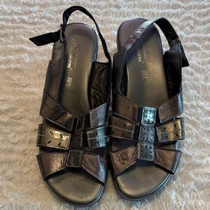 Saimon Strappy Sandals- Size 8/41